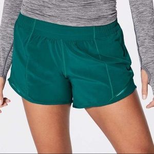 lululemon hotty hot 4” green size 8